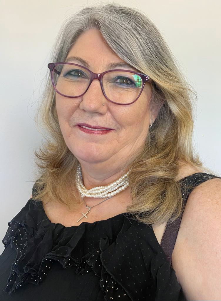 Petro Masterten-Smith - Secretarial Manager at FM on Call Accountant